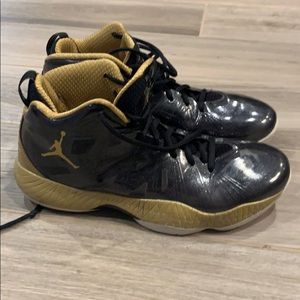 Air Jordan 2012 Lite Black/Metallic Gold-White